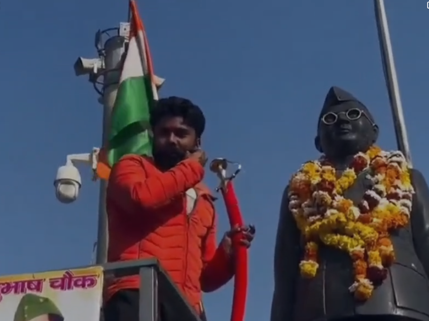 अलीगढ़: सुभाष चंद्र बोस की प्रतिमा पर विवादित बयान, करणी सेना नेता पर केस