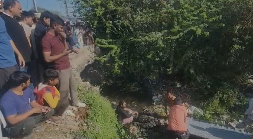 हमीरपुर: संदिग्ध परिस्थितियों में नाले में मिला अधेड़ का शव