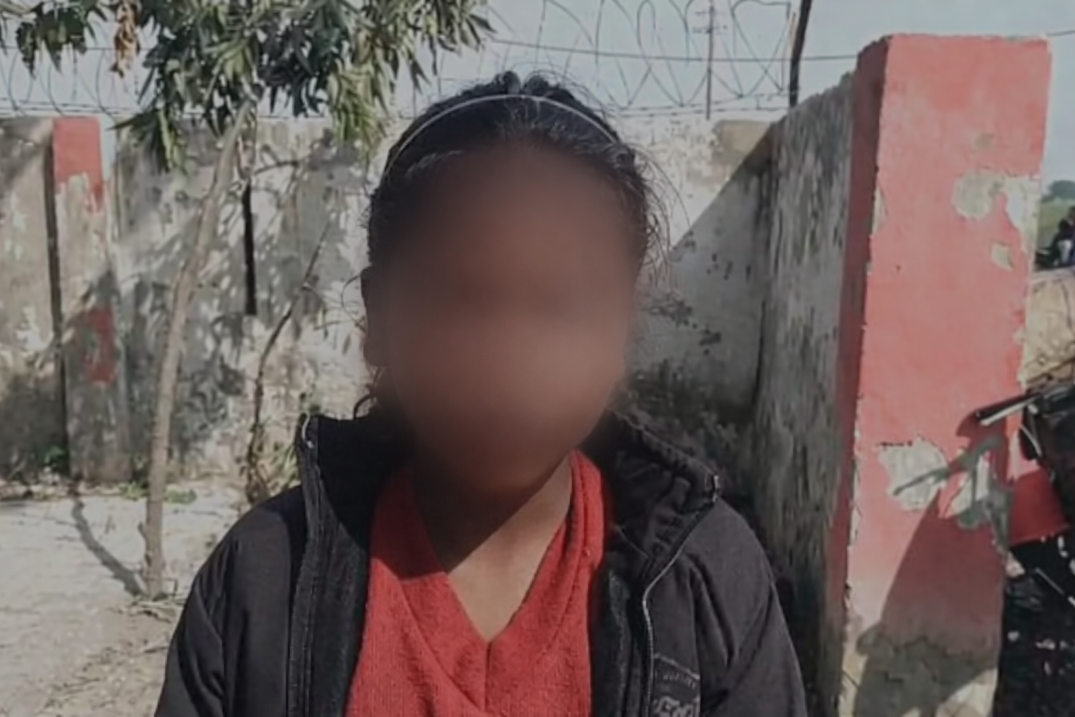 अलीगढ़: दलित छात्रा पर शौचालय साफ करने का दबाव, स्कूल में मारपीट का मामला!