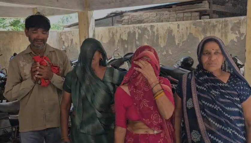 Video:अलीगढ़: लापता नाबालिग की बरामदगी के बाद बवाल, परिजनों ने सांसद पर लगाए गंभीर आरोप