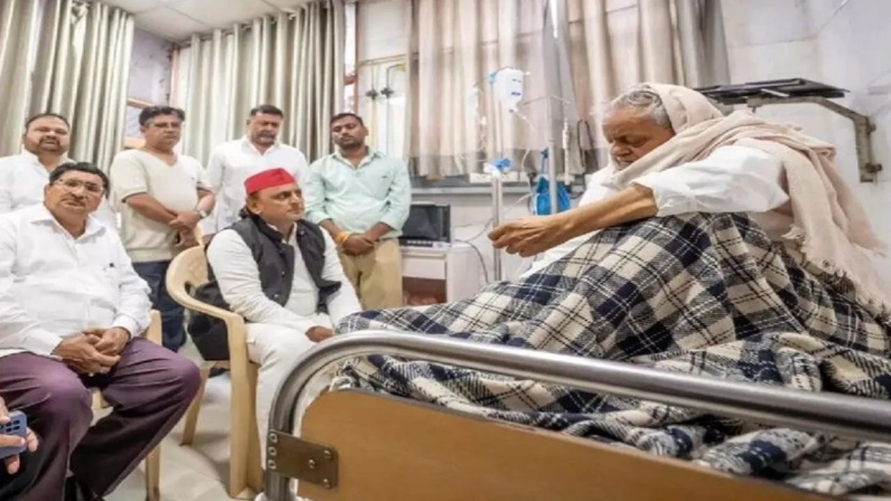 Video:समाजवादी पार्टी के वरिष्ठ नेता राजेंद्र चौधरी की तबीयत बिगड़ी, अखिलेश यादव ने अस्पताल पहुंचकर जाना हाल