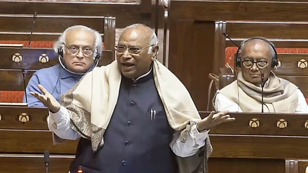 राज्यसभा में खड़गे बोले- जंतर-मंतर पर लाठीचार्ज हुआ:वहां बच्चे इकठ्ठा हुए, उनकी आवाज को दबाया जा रहा; सदन की कार्यवाही स्थगित