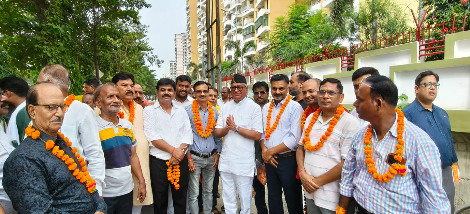 लखनऊ: विधायक डा. नीरज बोरा ने किया भूमिपूजन, 122.70 लाख की सड़क परियोजना का शुभारंभ