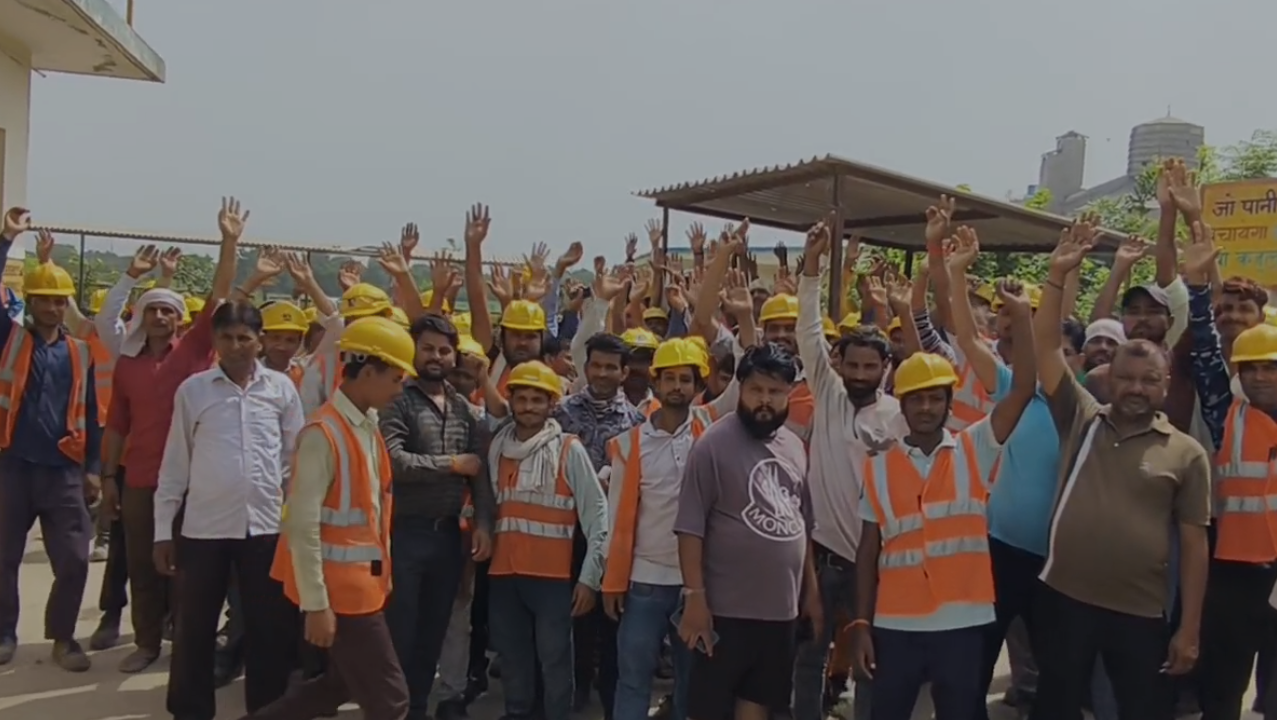 Video:अलीगढ़: अल्ट्राटेक सीमेंट फैक्ट्री में काम के दौरान मजदूर गंभीर रूप से घायल