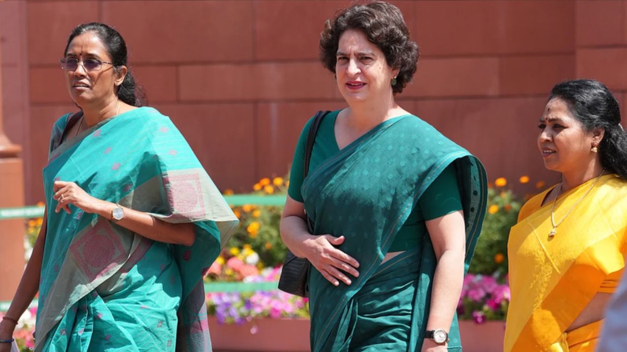 प्रियंका गांधी का सत्ता पक्ष पर बड़ा तंज, बोलीं- अब अमित शाह को बयान देना चाहिए
