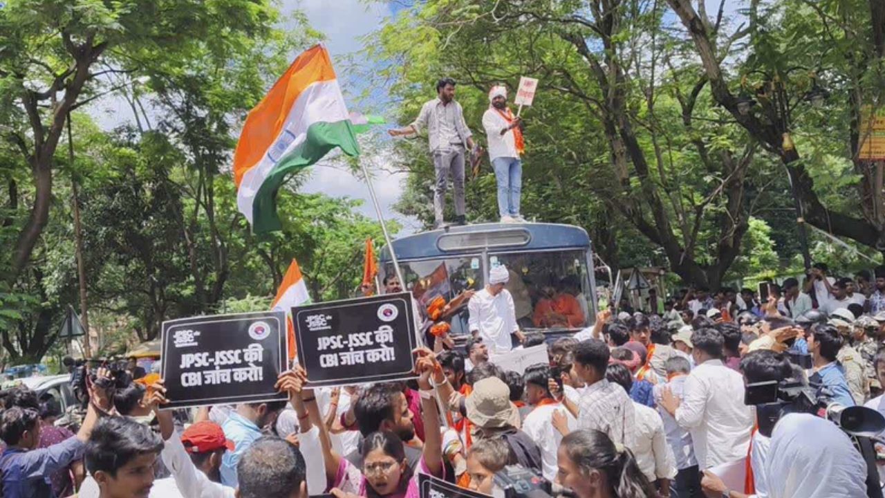 छात्रों के प्रदर्शन पर बवाल, ABVP कार्यकर्ताओं-पुलिस में झड़प; भाजपा का झारखंड बंद