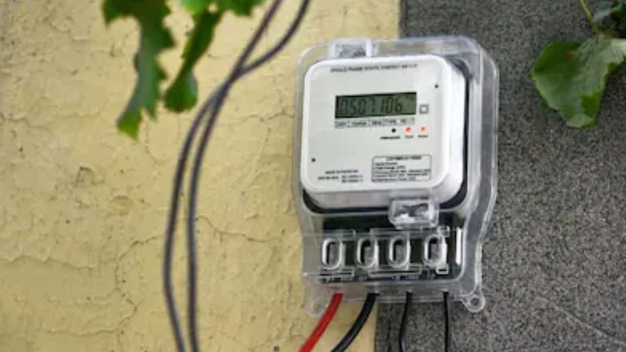 स्मार्ट प्रीपेड मीटर मामले में आज सुनवाई, शीर्ष बिजली अधिकारी होंगे तलब