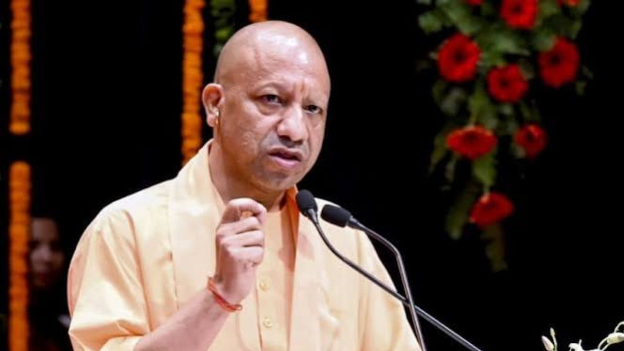 सरकारी नौकरी का इंतजार कर रहे युवाओं के लिए खुशखबरी, योगी सरकार ने किया एक लाख सरकारी नौकरी देने का ऐलान
