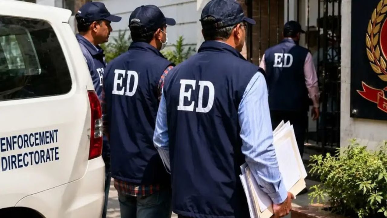 कोलकाता के चर्चित उर्दू अखबार से जुड़े ठिकानों पर ED की छापेमारी, TMC सांसद से है कनेक्शन