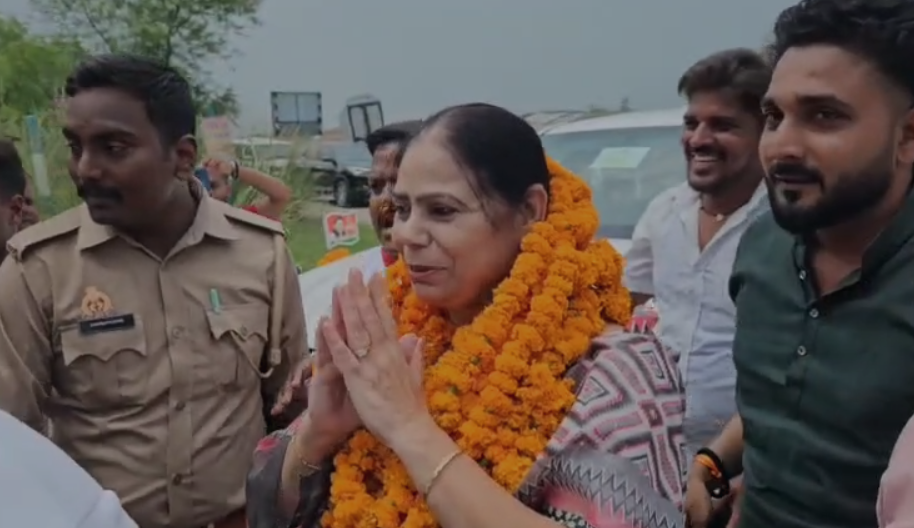 गाजीपुर में पीडीए जन पंचायत का आयोजन, शादाब फातिमा ने सरकार पर बोला हमला