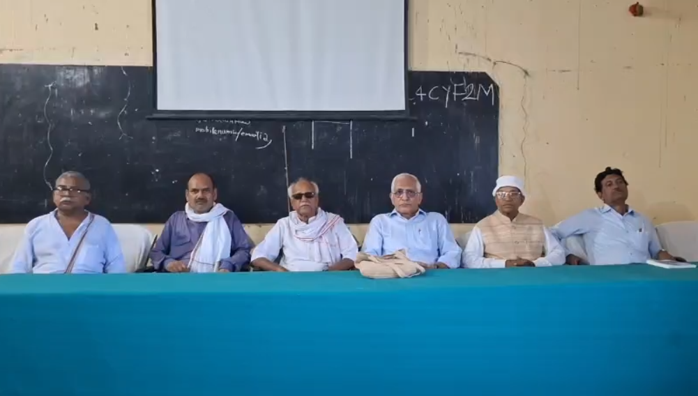 गाज़ीपुर: हिंदी दिवस पर जमानियां महाविद्यालय में हिंदी के महत्व पर मंथन